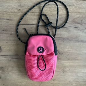 🍋Lululemon Take it On Crossbody Pouch - Guava Pink